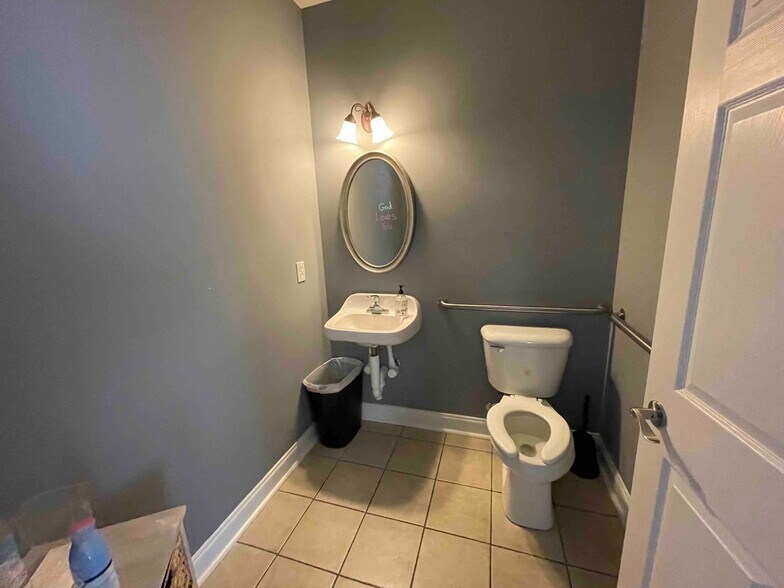 More Photos Of 3950 Cobb Pky NW, Acworth Office For Lease