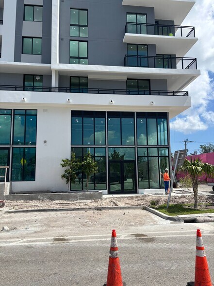 More Photos Of 2233 Hollywood Blvd, Hollywood Apartments For Lease