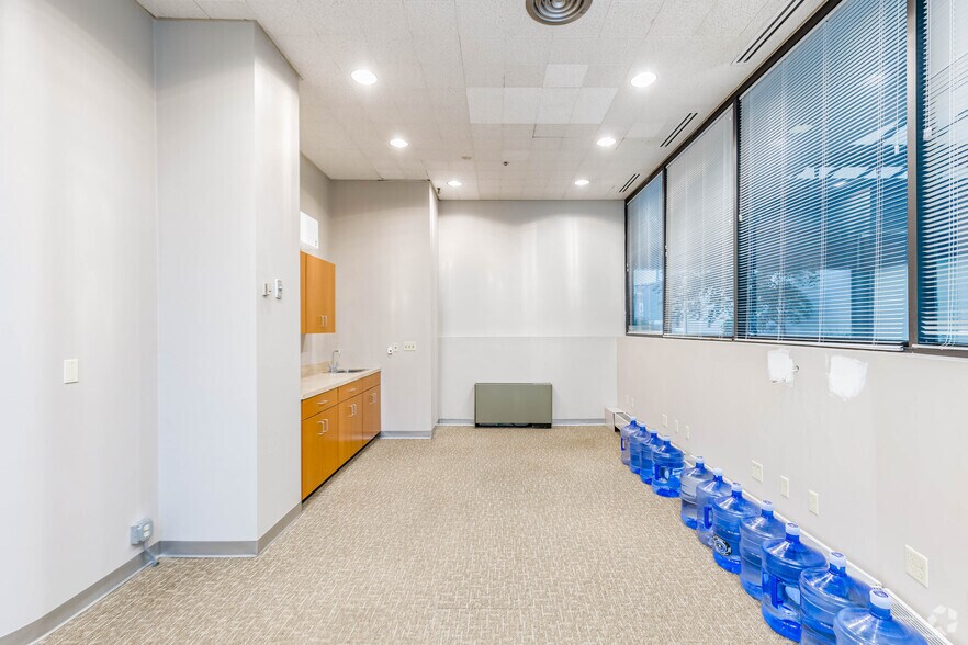 More Photos Of 229 W Main St, Clarksburg Office For Lease