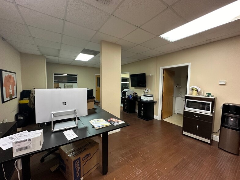 More Photos Of 2446 Success Dr, Odessa Warehouse For Lease