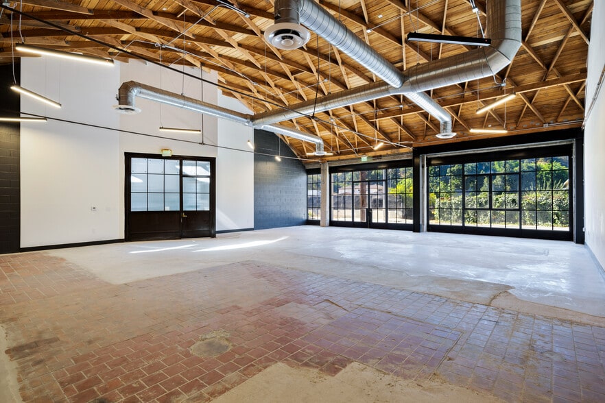 More Photos Of 1801 Blake Ave, Los Angeles Flex For Lease