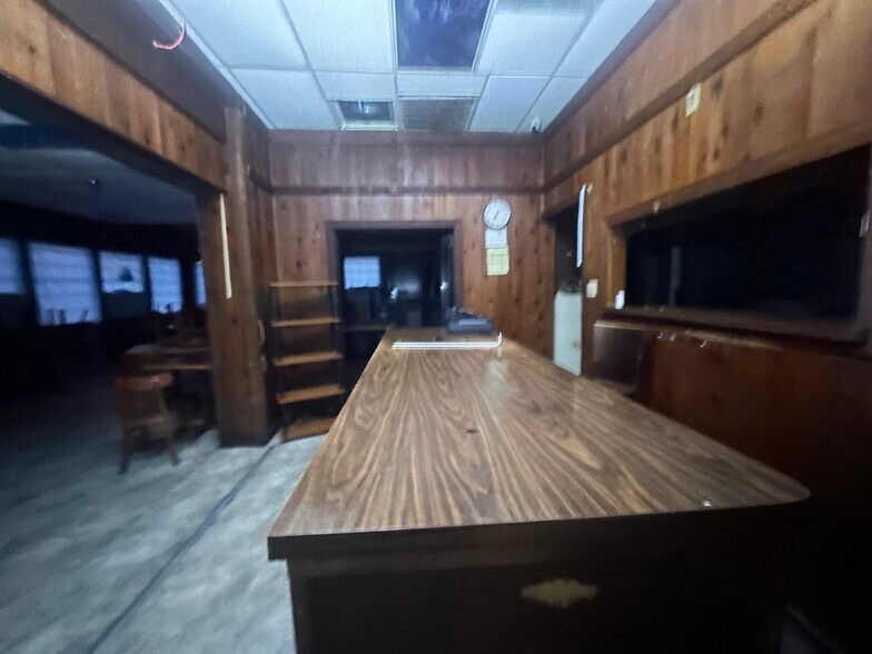 More Photos Of 3145 N Watkins St, Memphis General Retail For Sale