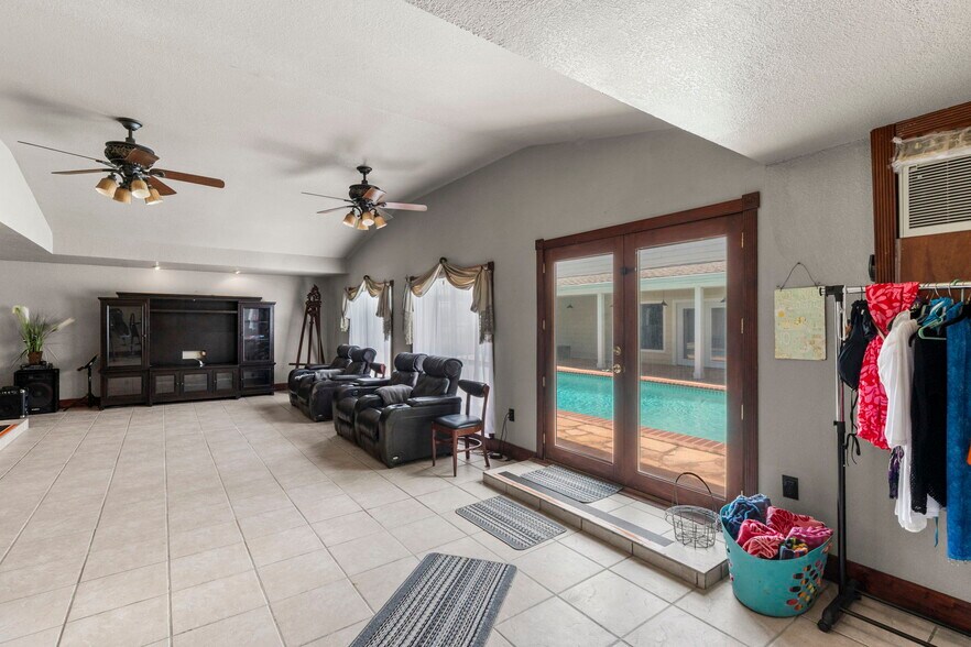 More Photos Of 3345 E Austin St, Giddings Land For Sale