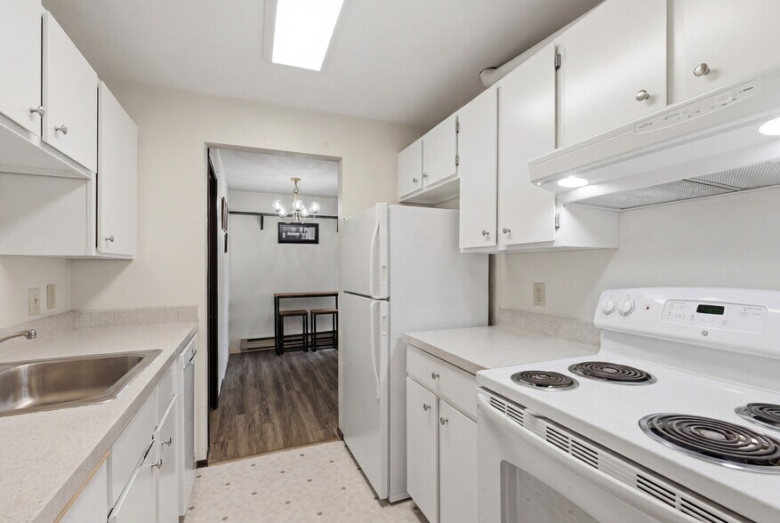 More Photos Of 2820 15th W, Seattle Apartments For Sale