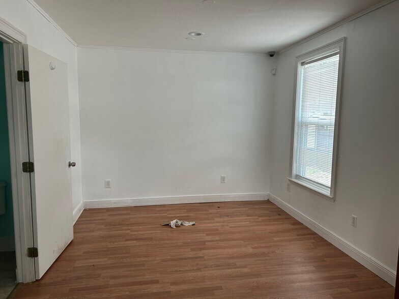 More Photos Of 830 W Duval St, Lake City Office For Lease