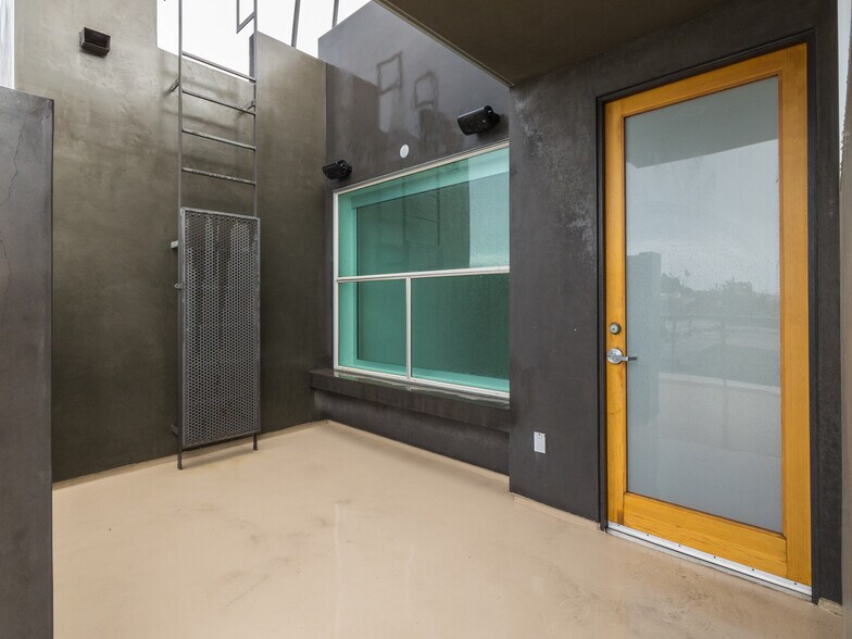 More Photos Of 215-237 California St, El Segundo Loft Creative Space For Lease