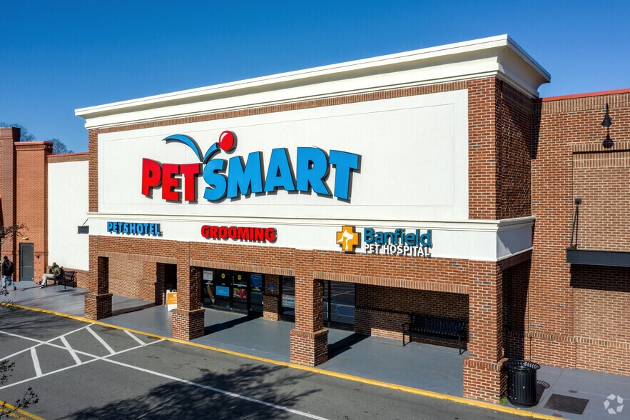 More Photos Of 282 S Sharon Amity Rd, Charlotte Unknown For Sale