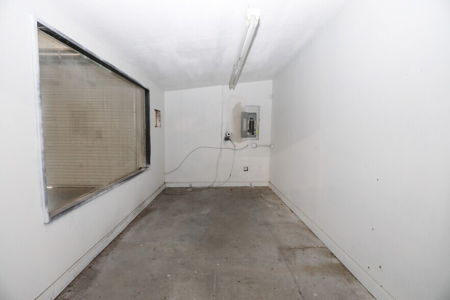 More Photos Of 5 Haynie St, Newnan Warehouse For Lease