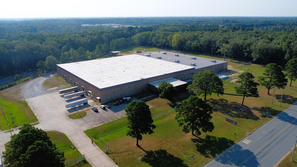 More Photos Of 3411 N Hutchinson St, Pine Bluff Manufacturing For Lease