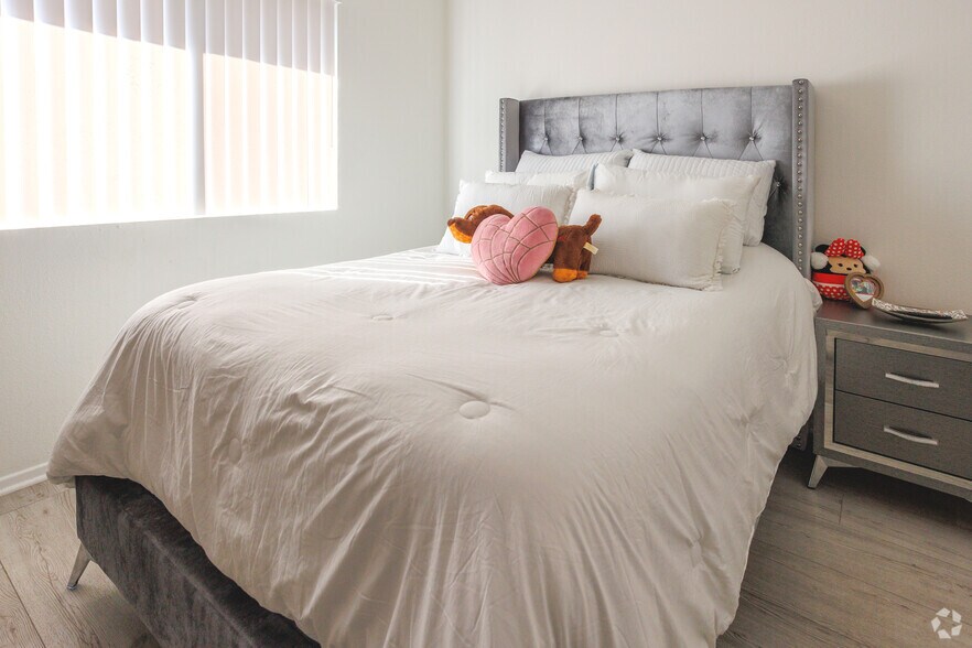 More Photos Of 7246 Petrol St, Paramount Apartments For Sale