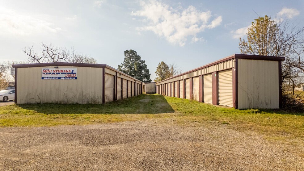More Photos Of 103 Bingham St, Koshkonong Specialty For Sale