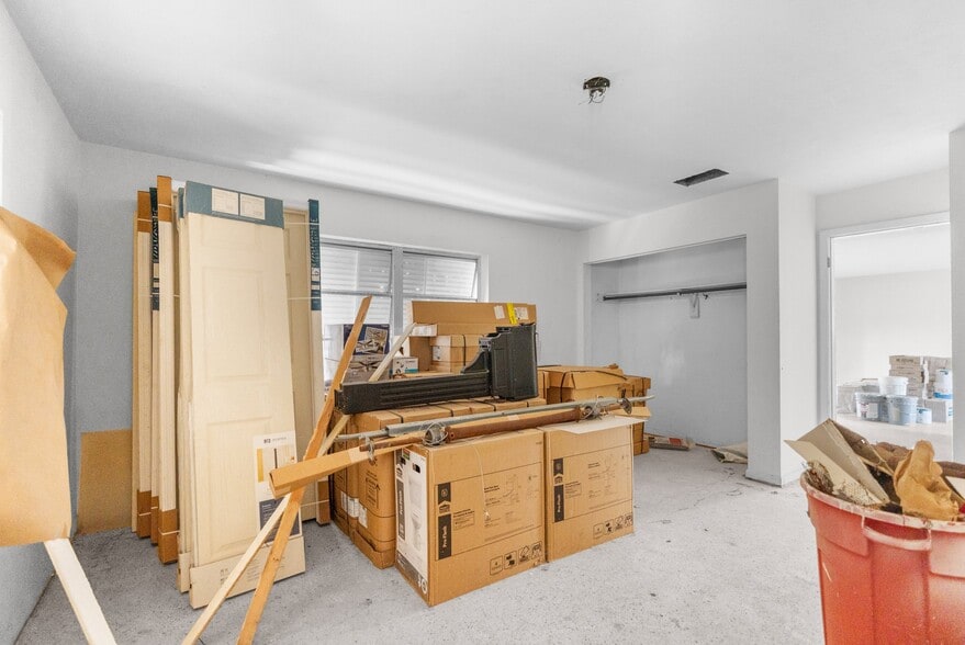 More Photos Of 11533 Spring Hill Dr, Spring Hill Office Residential For Sale