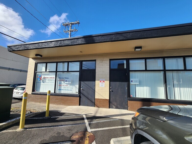 Primary Photo Of 121 Oneawa St, Kailua Fast Food For Lease