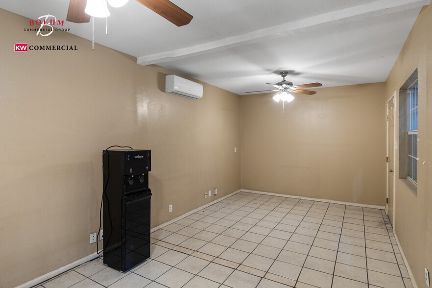 More Photos Of 100 Lupita Cir, Del Rio Distribution For Sale