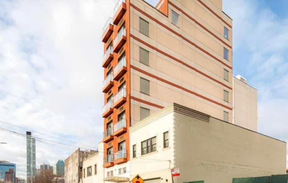 More Photos Of 38-30 28th St, Long Island City Hotel For Sale