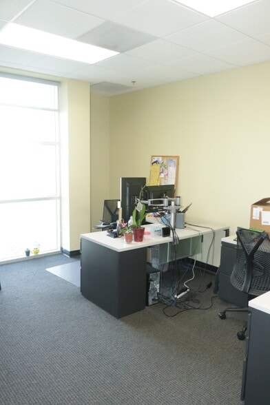 More Photos Of 2816 Columbia St, Torrance Light Distribution For Lease