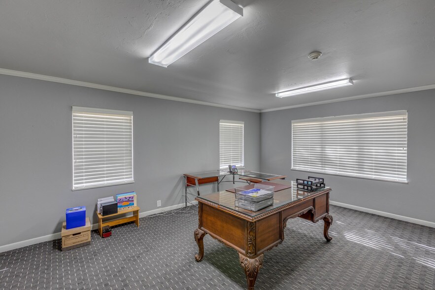 More Photos Of 1035 S Berry Rd, Norman Office For Sale