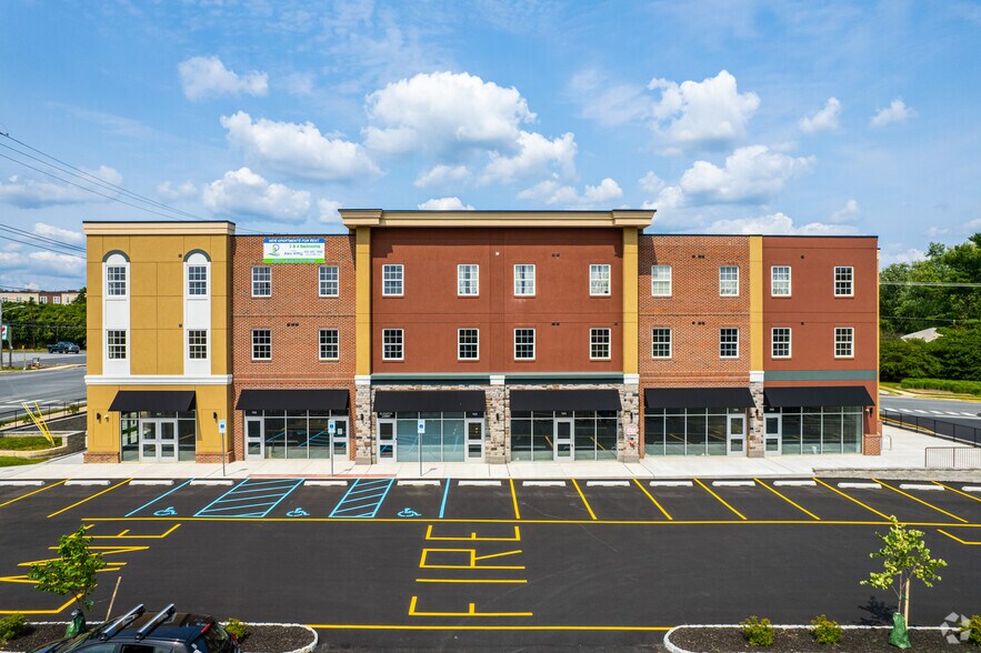 More Photos Of 211 S Main St, Newark Apartments For Lease