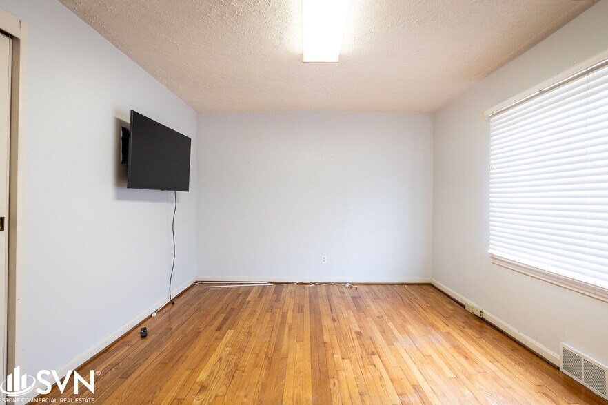 More Photos Of 331 Versailles Rd, Frankfort Office For Sale