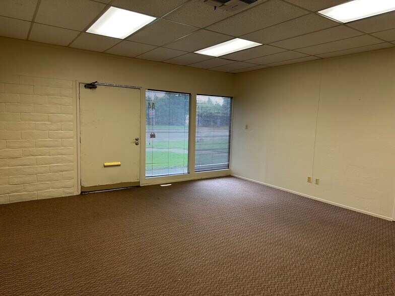 More Photos Of 11300 Coloma Rd, Gold River Flex For Lease