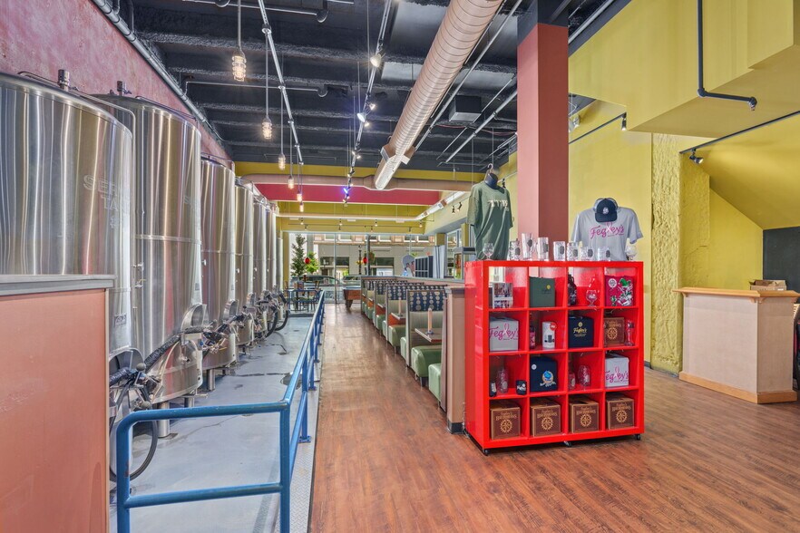 More Photos Of 812-814 W Hamilton St, Allentown Loft Creative Space For Sale