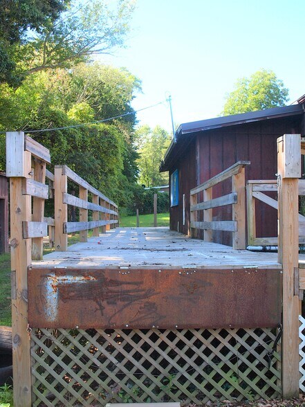 More Photos Of 1521 Sulphur Springs Rd, Waynesville Office For Sale