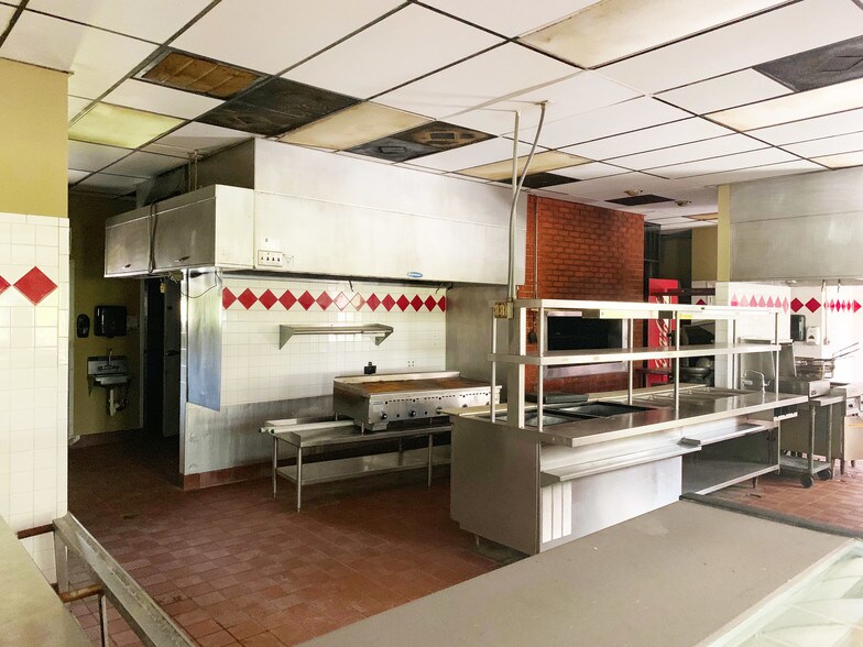 More Photos Of 39622 Highway 25, Harpersville Restaurant For Sale