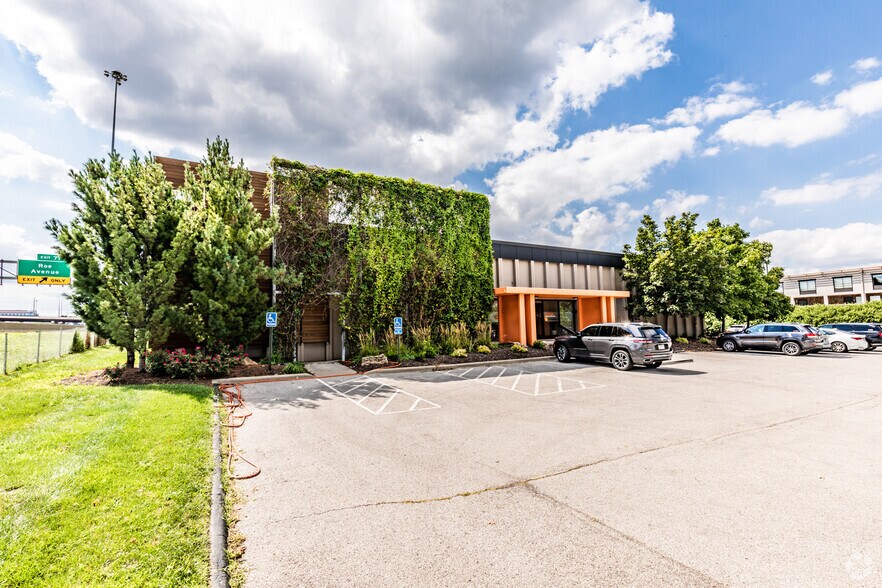 More Photos Of 10770 El Monte St, Overland Park Office For Lease