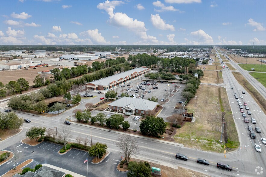 More Photos Of 201 Graduate Rd, Conway Storefront For Lease