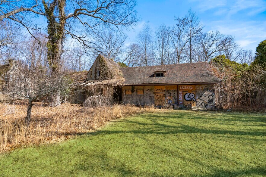 More Photos Of 2340 Cedar Swamp Rd, Glen Head Land For Sale