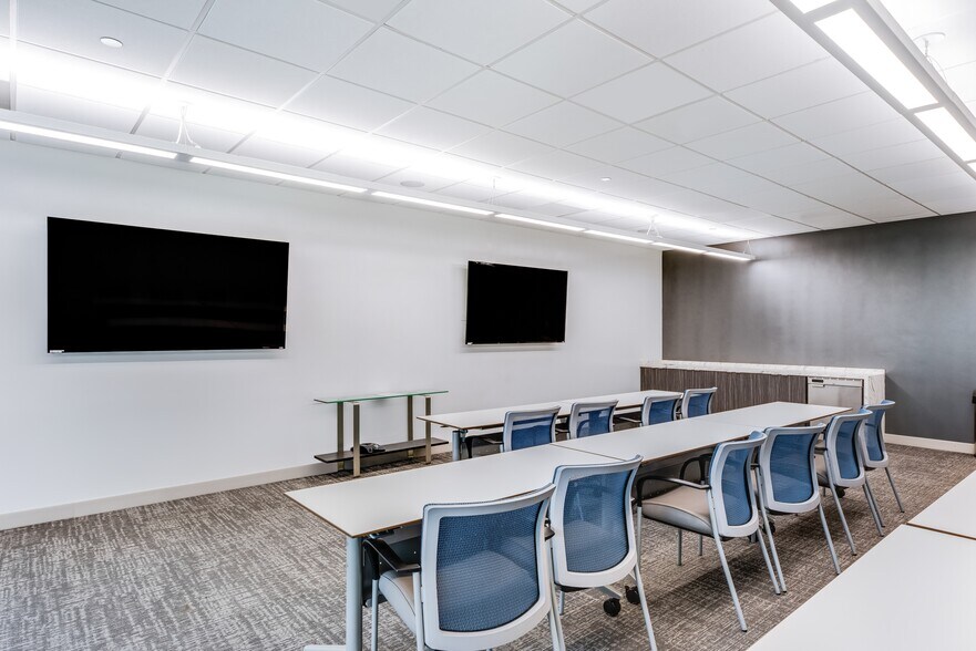 More Photos Of 15455 Dallas Pky, Addison Office For Lease