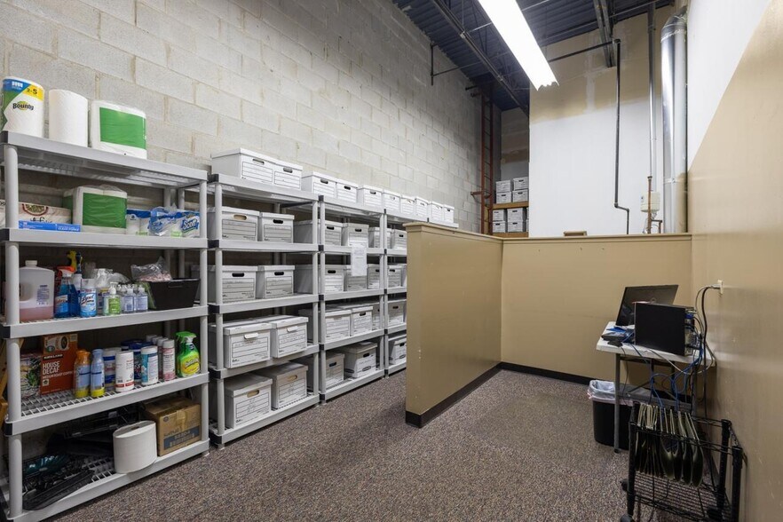 More Photos Of 13412 W 159th St, Homer Glen Showroom For Sale