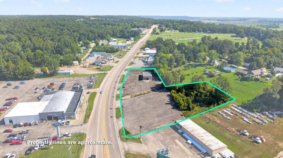 More Photos Of 620 Missouri 25, Dexter Auto Dealership For Lease
