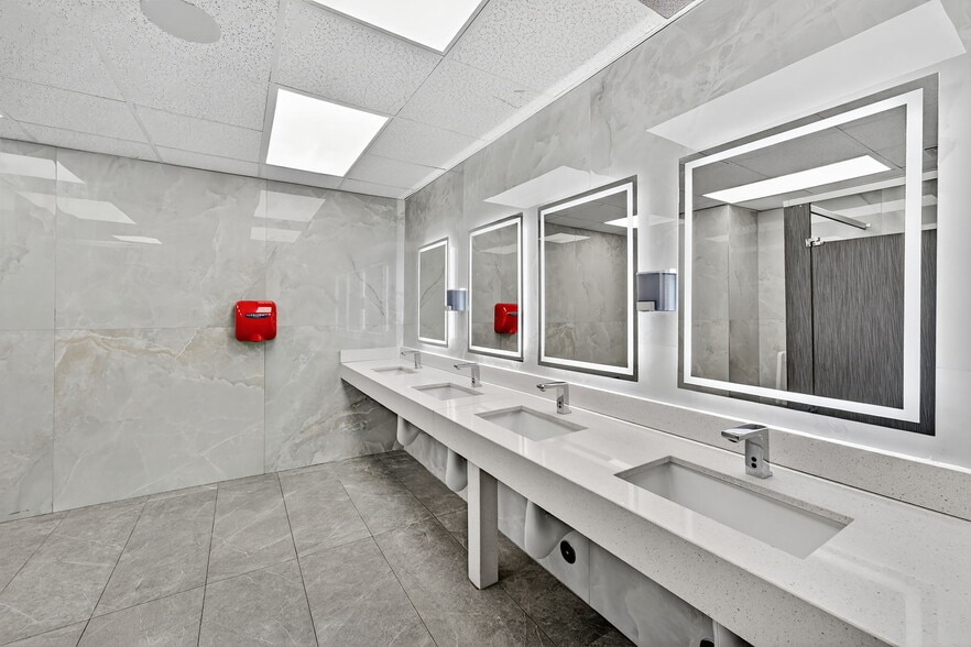 More Photos Of 2950 W Cypress Creek Rd, Fort Lauderdale Office For Lease