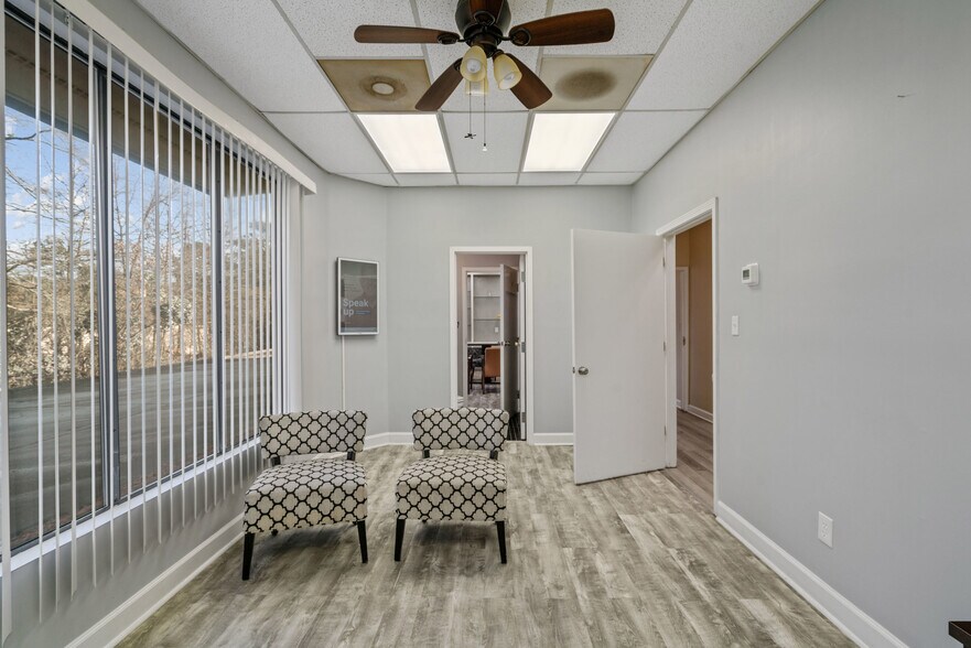 More Photos Of 237 Upper Riverdale Rd, Riverdale Medical For Sale