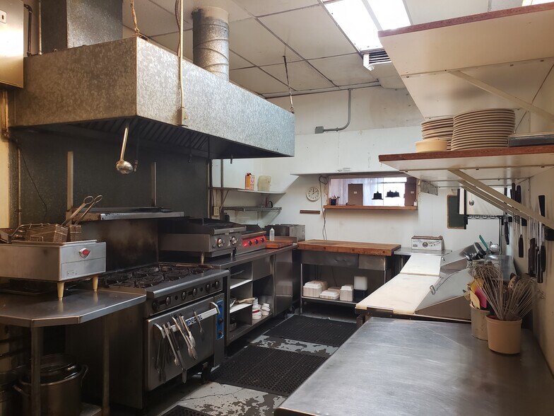 More Photos Of 1700 S Main St, Willits Unknown For Lease