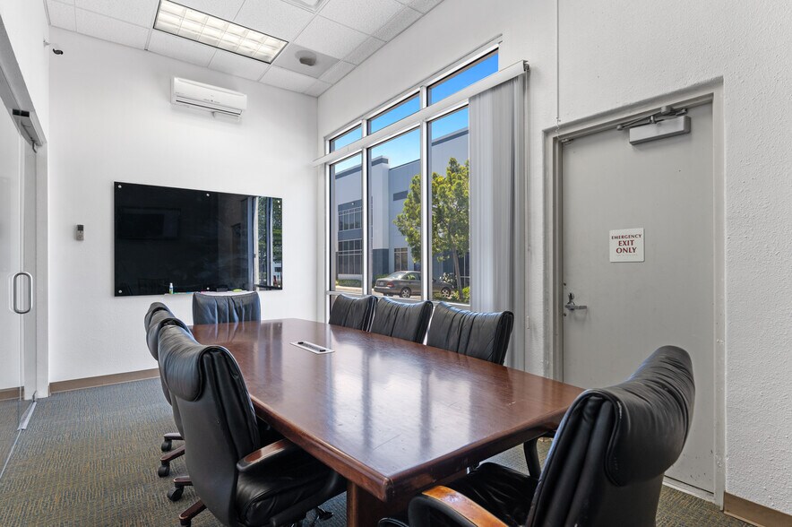 More Photos Of 2560-2566 Catamaran Way, Chula Vista Office For Lease
