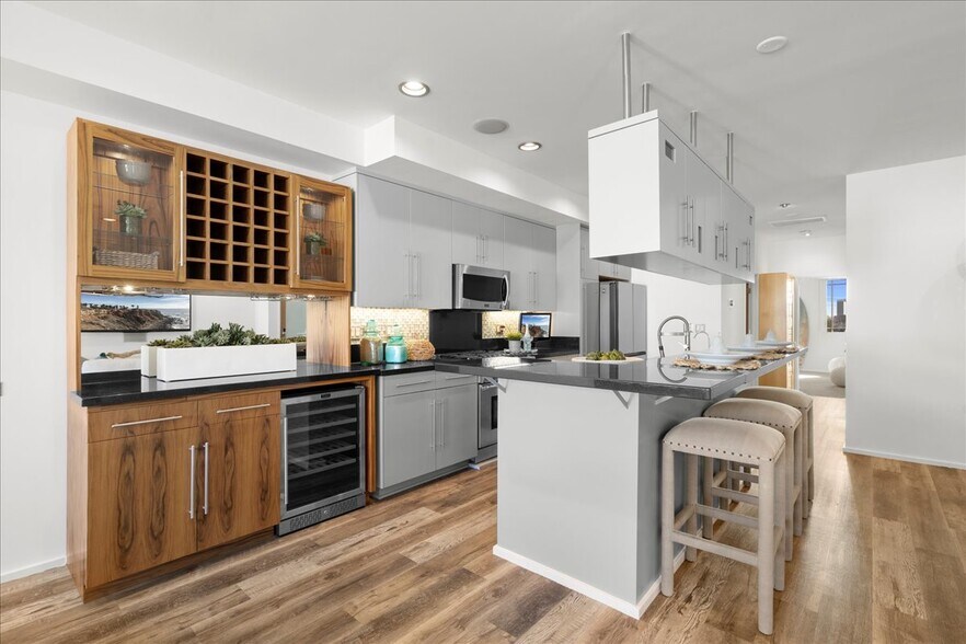 More Photos Of 123 Richmond St, El Segundo Storefront Retail Residential For Lease