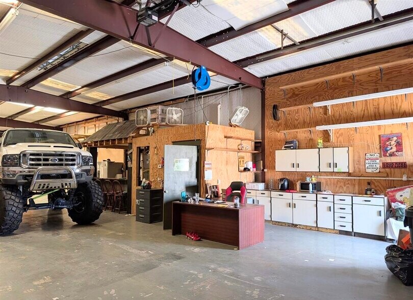 More Photos Of 115 Royal St, West Monroe Industrial For Sale