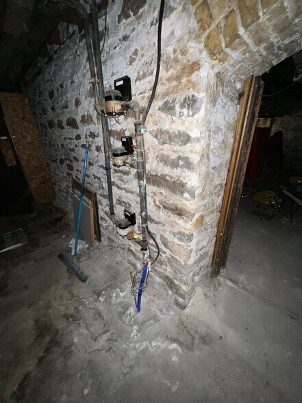 More Photos Of 2 Tayco St, Menasha Multifamily For Sale