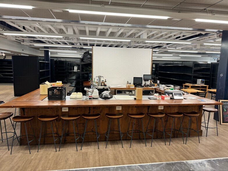 More Photos Of 818-820 Frederick Rd, Catonsville Freestanding For Sale