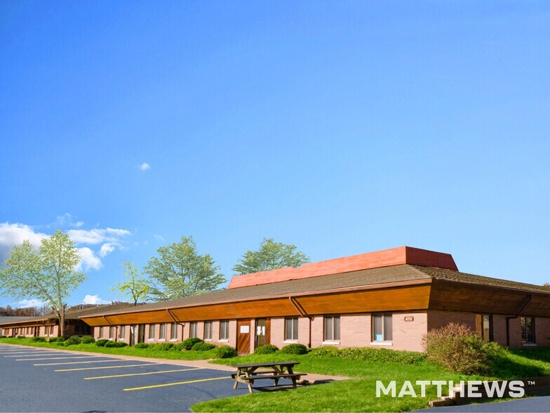 More Photos Of 4703 44th St, Rock Island Medical For Sale