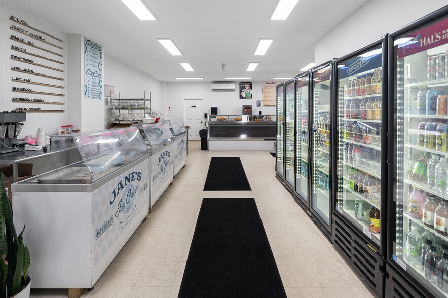 More Photos Of 524-526 Bedford Rd, Bedford Hills General Retail For Sale