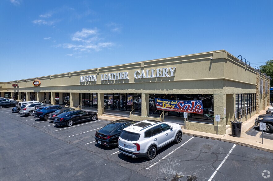More Photos Of 2438 W Anderson Ln, Austin General Retail For Lease