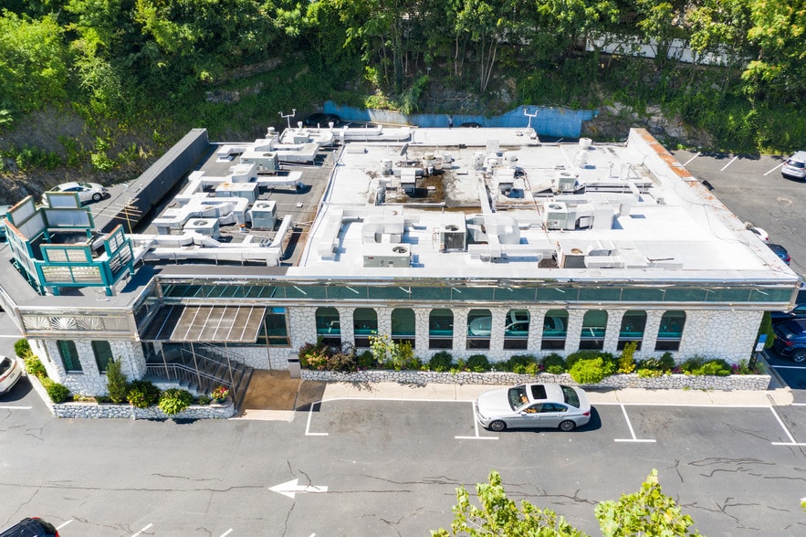 More Photos Of 1 Fort Hill Ave, Yonkers Restaurant For Sale