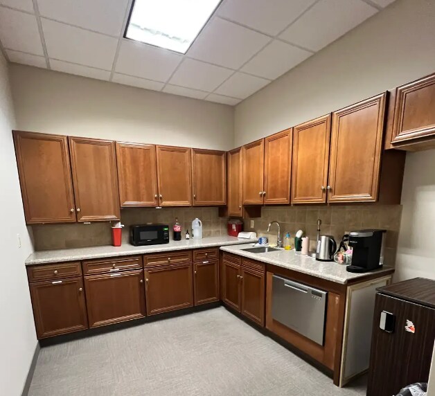 More Photos Of 3300 Eagle Run Dr NE, Grand Rapids Medical For Lease
