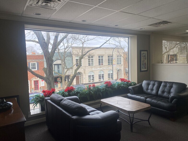 More Photos Of 80-82 Kercheval Ave, Grosse Pointe Farms Storefront Retail Office For Sale