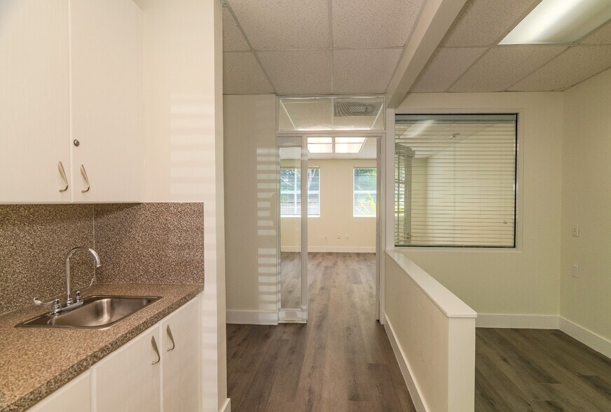 More Photos Of 5220 S University Dr, Davie Office For Sale