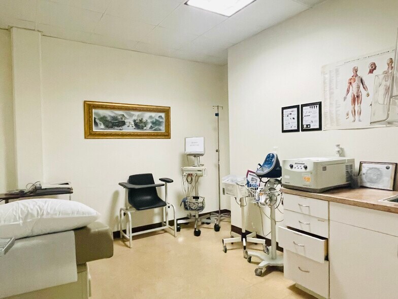 More Photos Of 8342 Garden Grove Blvd, Garden Grove Coworking Space