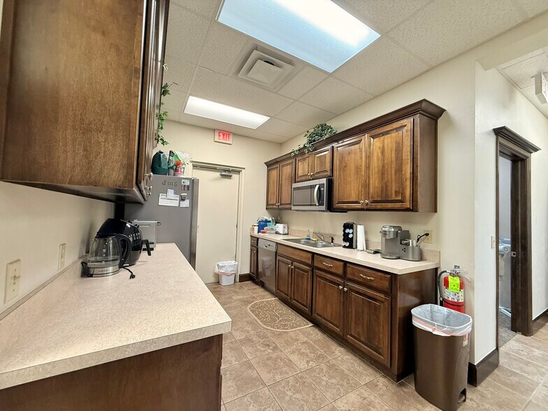 More Photos Of 3560 Macdonnell Dr, Norman Light Distribution For Lease